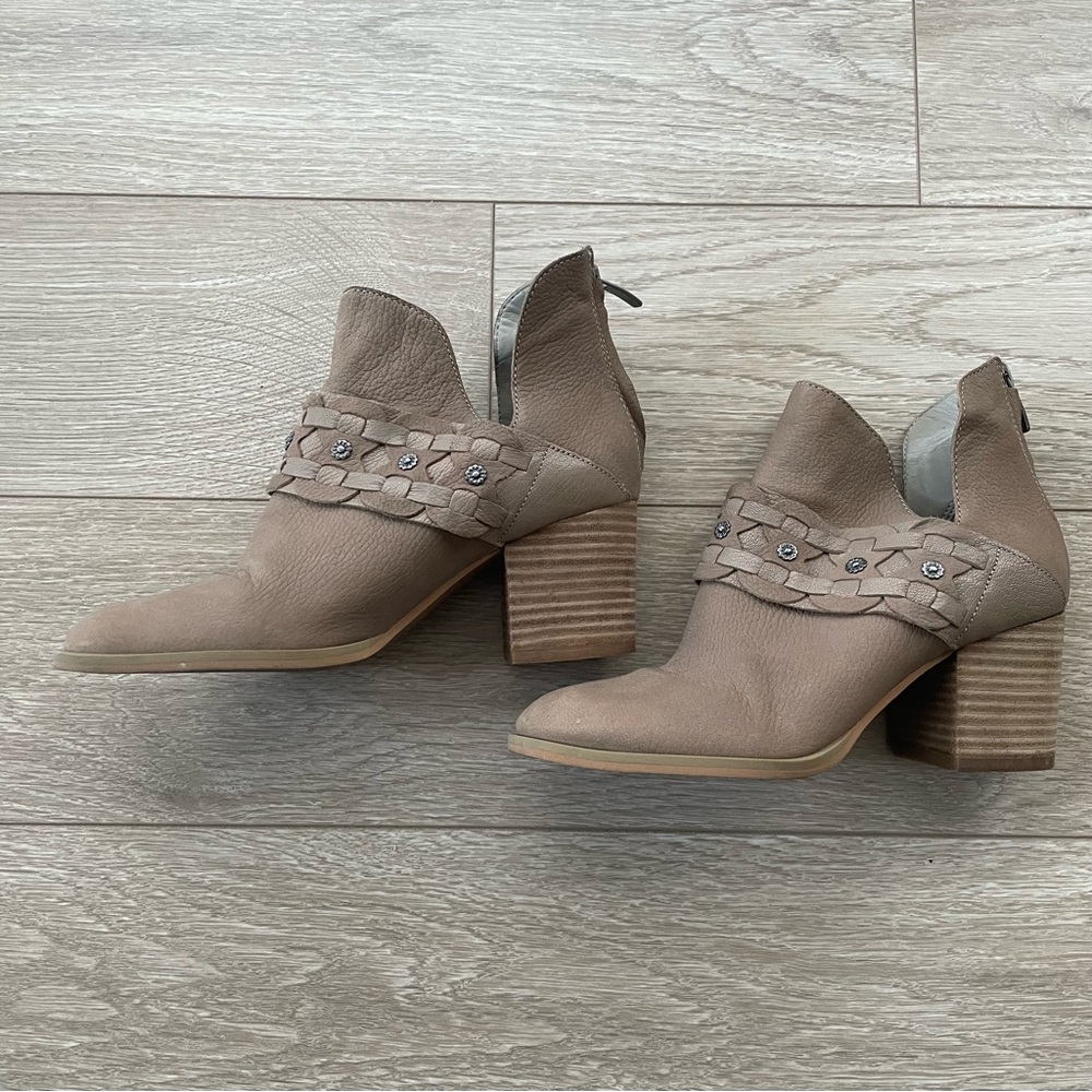 Nine West Tan Booties Size 5.5